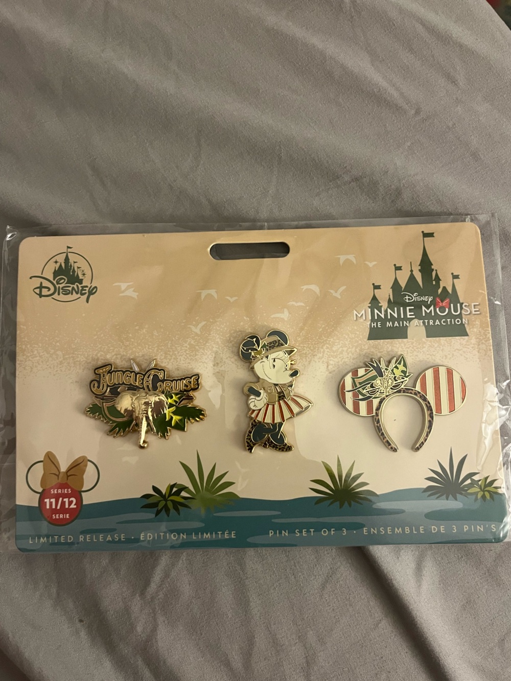 The Main Attraction Minnie Mouse Jungle Cruise Pin Set 💚💚